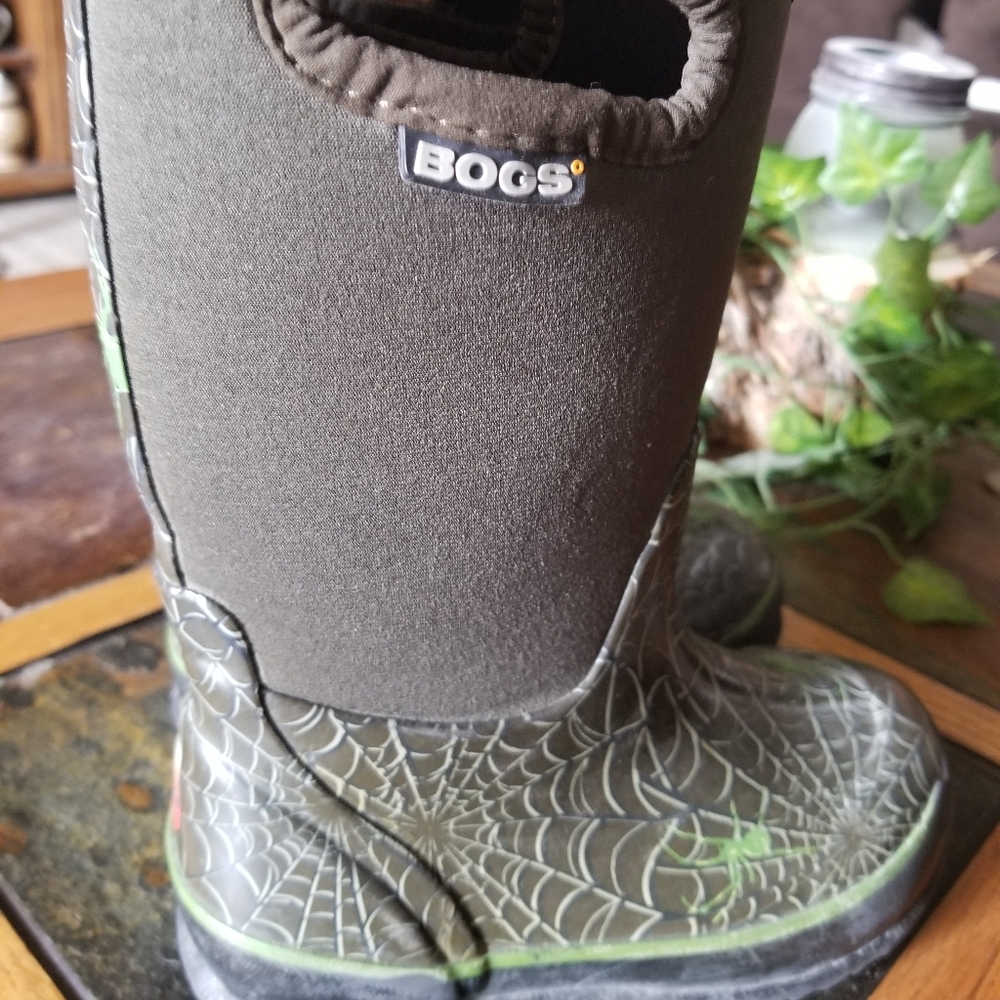 Bogs Youth Size 10